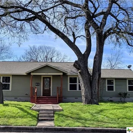 Rent this 3 bed house on 812 West Coll Street in Highland Park, New Braunfels