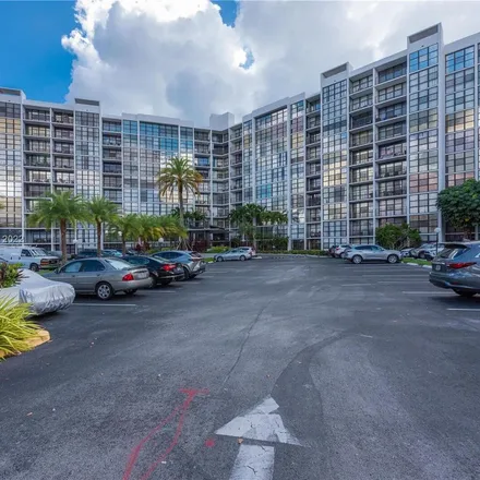 Image 3 - 1000 Parkview Drive, Hallandale Beach, FL 33009, USA - Apartment for rent