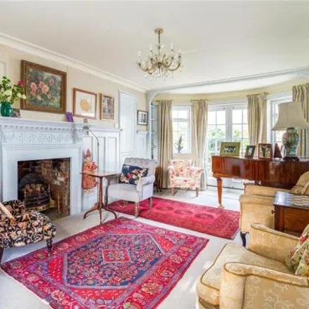 Image 2 - The Cedars, Upper Butts, London, TW8 8BU, United Kingdom - House for sale