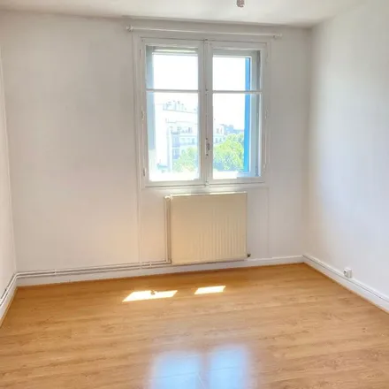 Rent this 3 bed apartment on 48 Boulevard Maréchal Foch in 38000 Grenoble, France