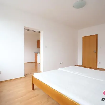 Image 1 - eobuv.cz, Kartouzská, 150 21 Prague, Czechia - Apartment for rent