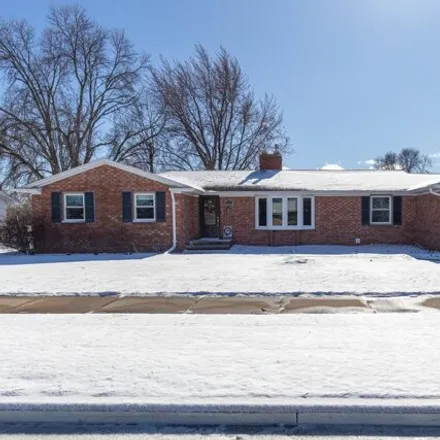 Buy this 4 bed house on 1279 West Sunset Drive in Kimberly, Outagamie County