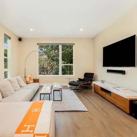 Image 3 - 799 Venice Boulevard, Los Angeles, CA 90015, USA - House for sale