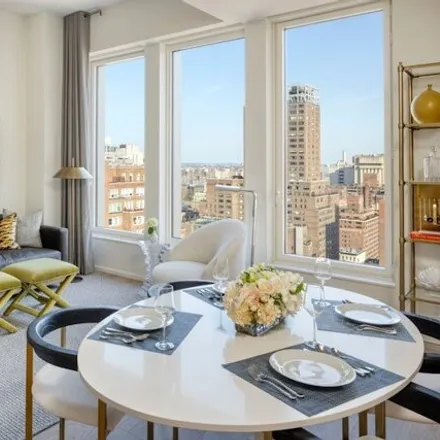 Image 2 - 253 East 62nd Street, New York, NY 10065, USA - Condo for sale
