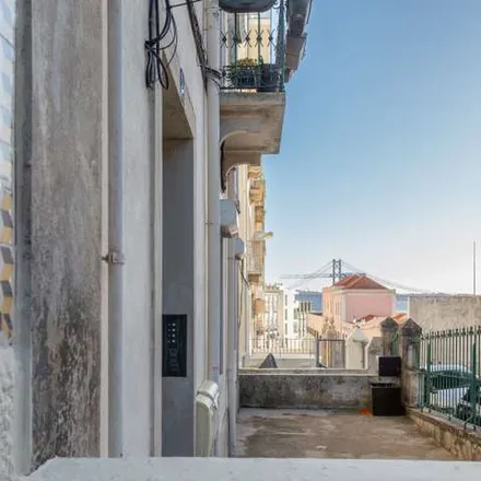 Image 2 - Estacionamento IDN, Calçada das Necessidades, 1399-011 Lisbon, Portugal - Apartment for rent