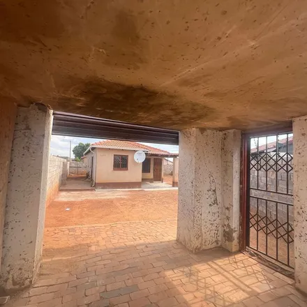 Image 6 - Wild Chestnut Street, Protea Glen, Soweto, 1861, South Africa - Apartment for rent