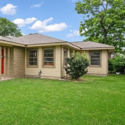 Buy this 4 bed house on 828 22nd Ave N in Texas City, Texas