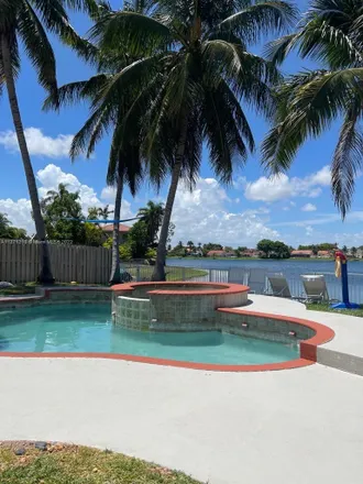 Image 5 - 9227 Southwest 215th Terrace, Cutler Bay, FL 33189, USA - House for sale