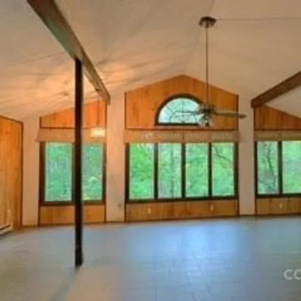 Image 8 - 2 Meadows Road, Haywood County, NC 28716, USA - House for sale