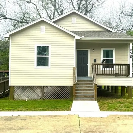 Buy this 2 bed house on 2505 North Fulton Street in Wharton, TX 77488