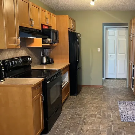 Image 3 - Calgary, AB T2X 1B6, Canada - House for rent