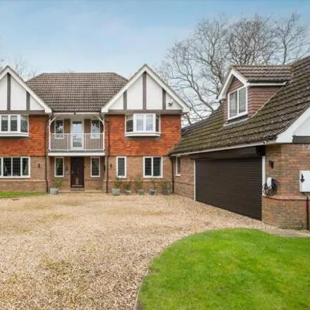 Buy this 5 bed house on Kingfisher Chase in Bracknell, RG40 3DG