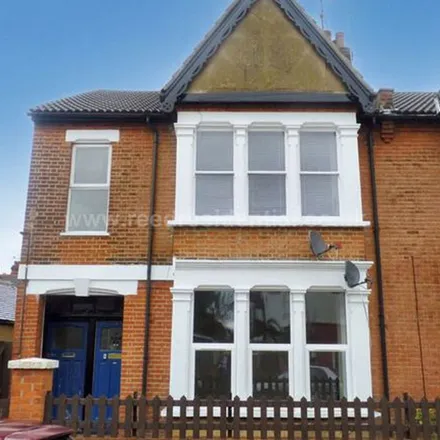 Rent this 2 bed apartment on Cranley Avenue in Southend-on-Sea, SS0 8AH