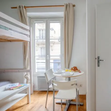 Image 8 - 10 Rue des Moines, 75017 Paris, France - Apartment for rent