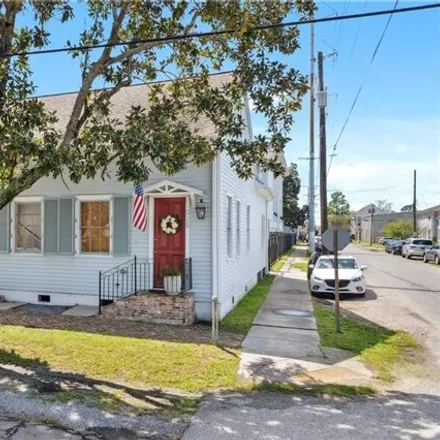 Image 2 - 528 Valence Street, New Orleans, LA 70115, USA - House for sale