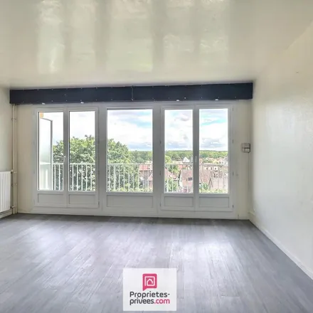 Rent this 3 bed apartment on 21 Chemin des Basses Plaines in 78260 Achères, France