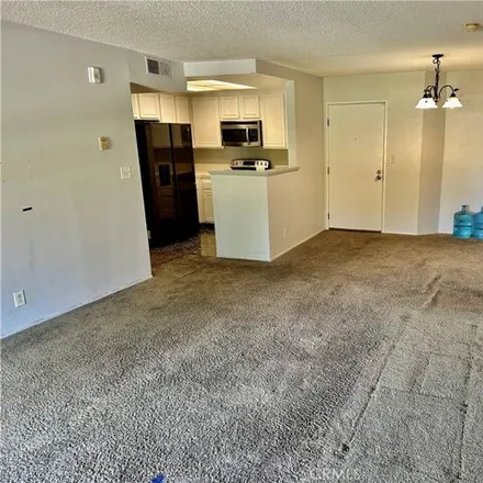 Image 3 - Ventura Freeway, Los Angeles, CA 91370, USA - Condo for sale