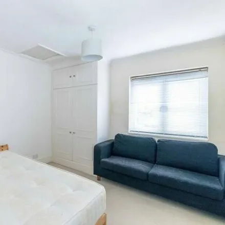 Rent this 1 bed house on Kimbell Gardens in London, SW6 6QQ