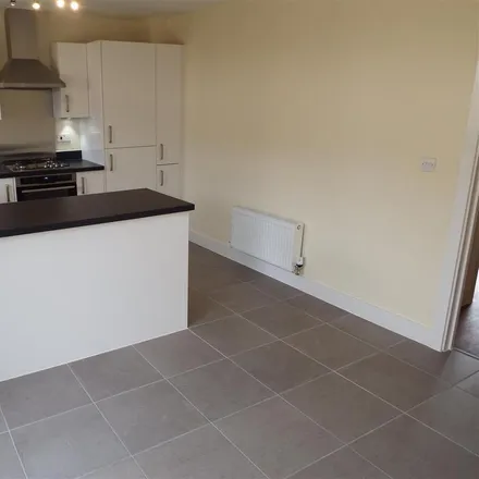 Image 2 - Waller Gardens, Bath, BA1 9DJ, United Kingdom - House for rent