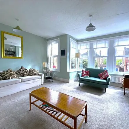 Image 3 - Queen's Road, London, UB8 2NW, United Kingdom - Apartment for sale