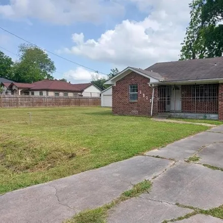 Buy this 2 bed house on 2369 Hampton Street in Houston, TX 77088