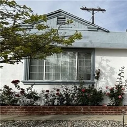 Buy this 4 bed house on 1498 Walgrove Avenue in Los Angeles, CA 90066