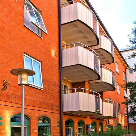 Rent this 5 bed apartment on Överstegatan 7 in 582 12 Linköping, Sweden