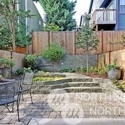 Image 6 - 3435 Meridian Avenue North, Seattle, WA 98102, USA - Apartment for rent