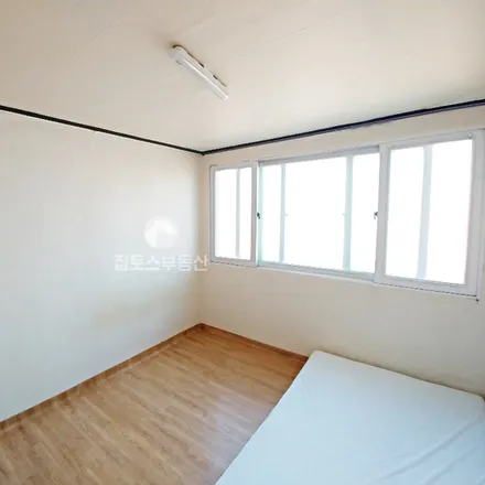 Image 2 - 서울특별시 강남구 신사동 554-37 - Apartment for rent