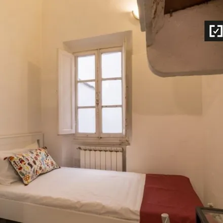 Rent this 6 bed room on Lungarno Amerigo Vespucci in 50123 Florence FI, Italy