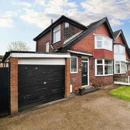 Buy this 3 bed duplex on Branksome Drive in Pendlebury, M6 7PW