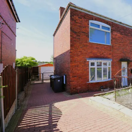 Buy this 3 bed duplex on Rowland Road in Barnsley, S75 2PQ