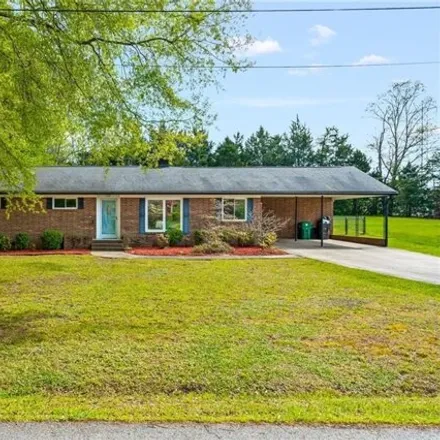Buy this 3 bed house on 230 Seward Avenue in High Point, NC 27265
