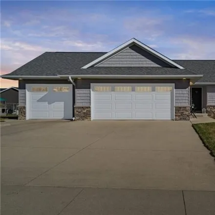 Buy this 4 bed house on 884 Northridge Drive in Monticello, IA 52310