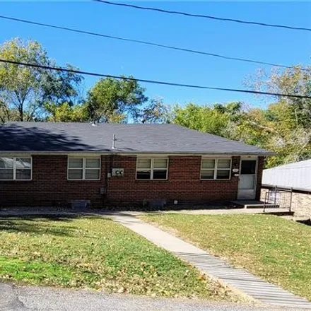 Buy this studio duplex on 3353 South Oxford Avenue in Independence, MO 64052