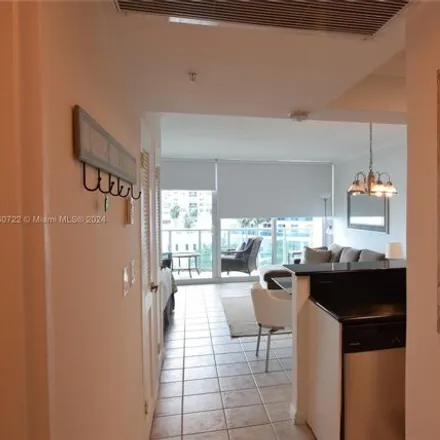 Image 2 - 302 Magnolia Terrace, Beverly Beach, Hollywood, FL 33019, USA - Condo for rent
