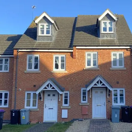Buy this 3 bed townhouse on unnamed road in South Kesteven, NG31 9FR