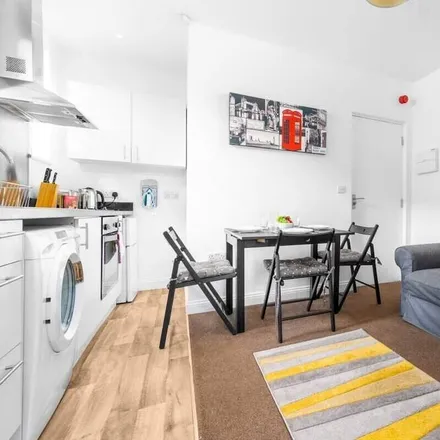 Image 1 - Birmingham, B13 9ET, United Kingdom - Apartment for rent