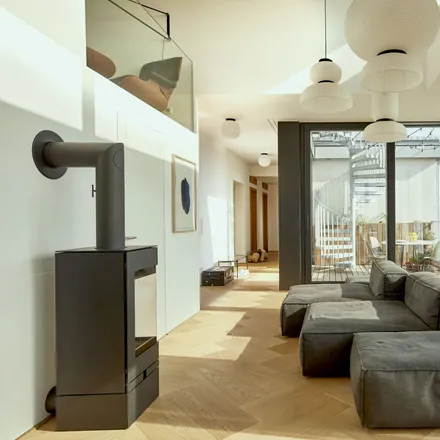 Rent this 4 bed apartment on Glogauer Straße 18 in 10999 Berlin, Germany