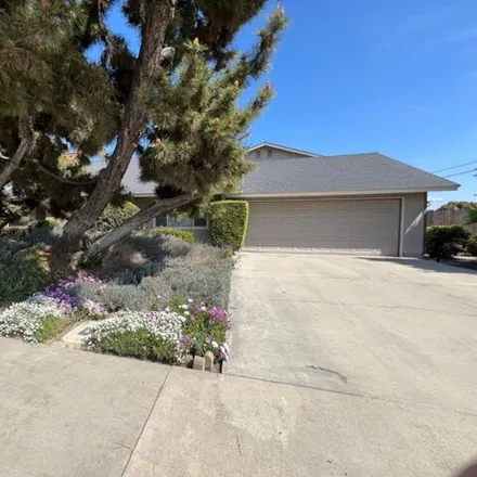 Rent this 2 bed house on 2506 14th Avenue in Kingsburg, CA 93631