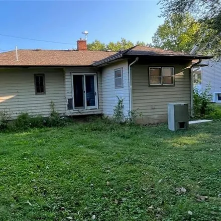 Image 2 - 1132 Cooper Street, Chillicothe, MO 64601, USA - House for sale