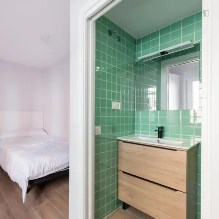 Rent this 5 bed room on Calle de Álvaro de Bazán in 29, 28902 Getafe