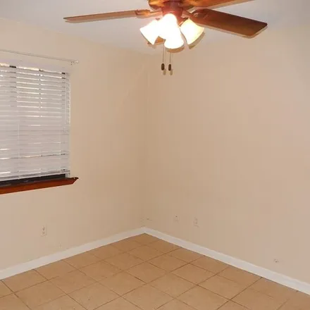Image 6 - 1087 Ocala Road, Tallahassee, FL 32304, USA - Condo for rent