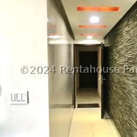 Rent this 2 bed apartment on Avenida de la Rotonda in 0816, Parque Lefevre