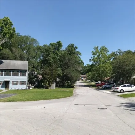 Image 8 - 910 Village Drive, Brooksville, Hernando County, FL 34601, USA - House for sale