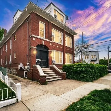 Buy this 8 bed house on 1121 Lydig Avenue in New York, NY 10461