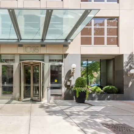 Rent this 3 bed condo on 1023 North Dearborn Street in Chicago, IL 60610