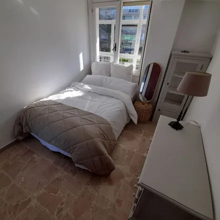 Image 4 - Avenida de Enrique Mowinckel, 46, 39770 Laredo, Spain - Apartment for rent