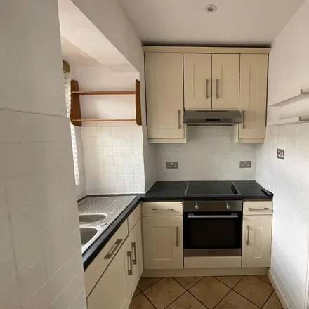 Image 2 - Derinton Road, London, SW17 8HY, United Kingdom - Townhouse for rent