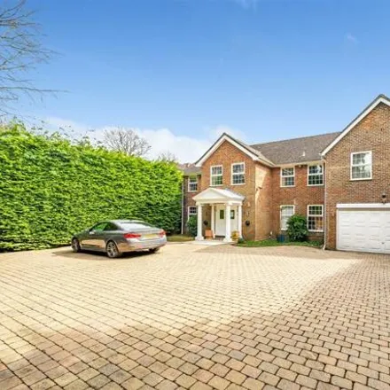 Buy this 5 bed house on Autumn Walk in Maidenhead, SL6 4ND